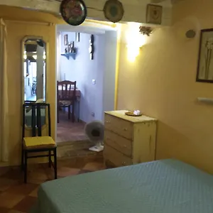 Centre With Patio , Parme Italie